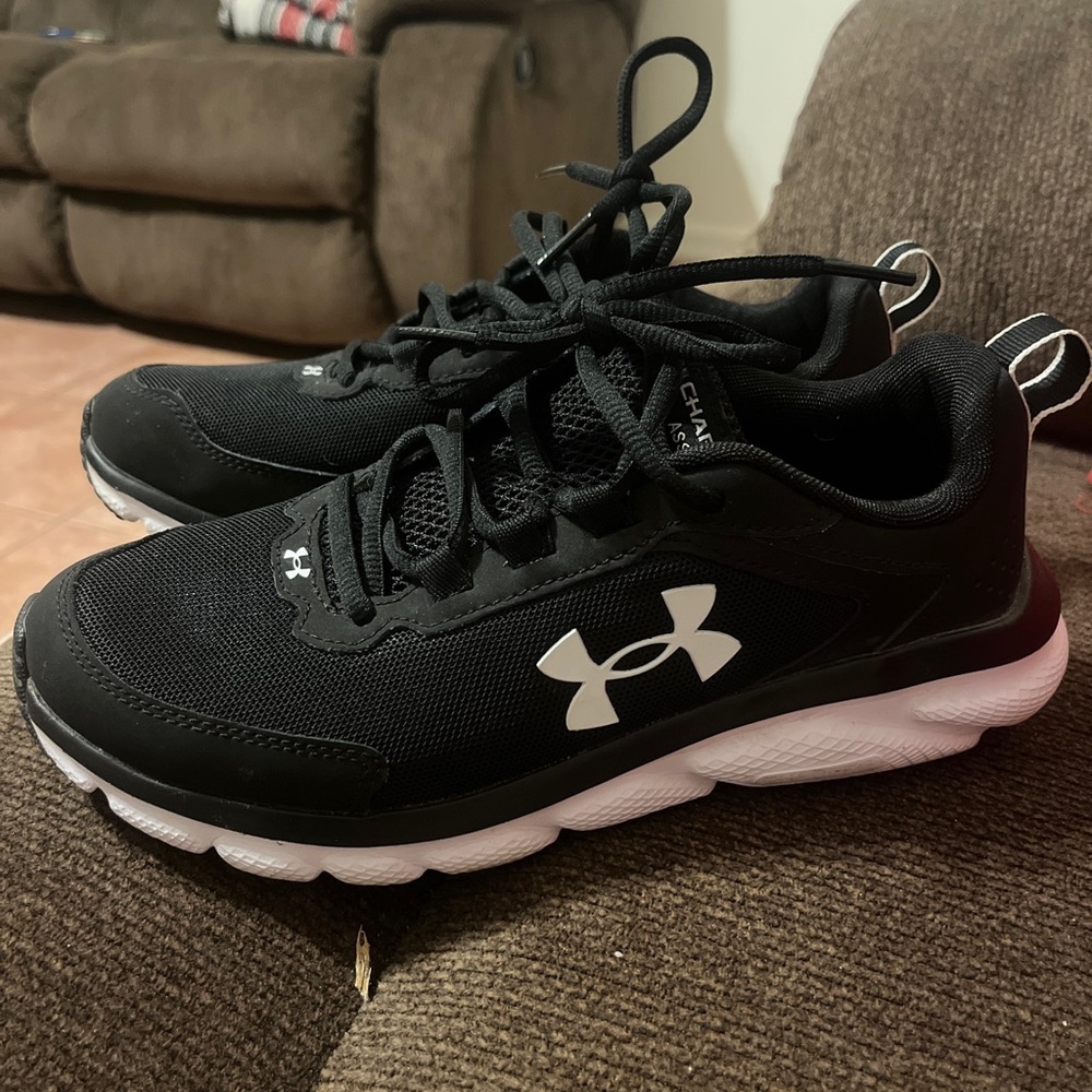 Womens 7.5 Champion Sneakers